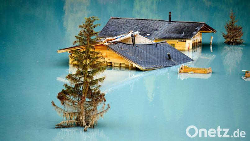 Schon 2028 sollten erste Bewohner nach Blatten zurückziehen können. Bild: Laurent Gillieron/KEYSTONE/dpa
