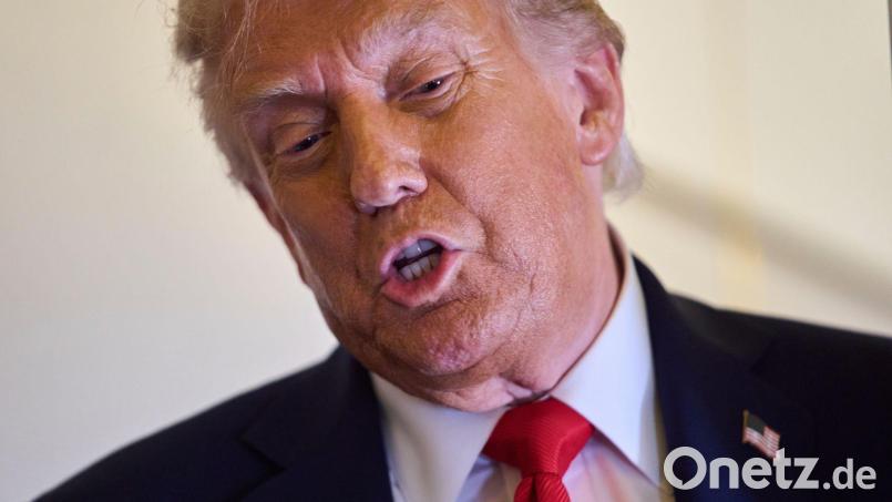 Trump beschwert sich öfter über kritische Berichterstattung über ihn. Bild: Evan Vucci/AP/dpa
