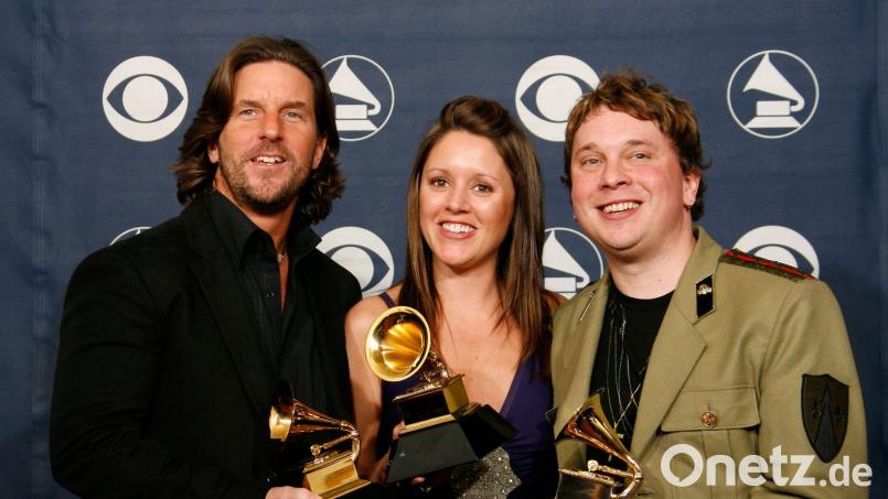 Der US-Country-Musiker Brett James (links) ist mit 57 Jahren gestorben. (Archivbild) Bild: Kevork Djansezian/AP/dpa