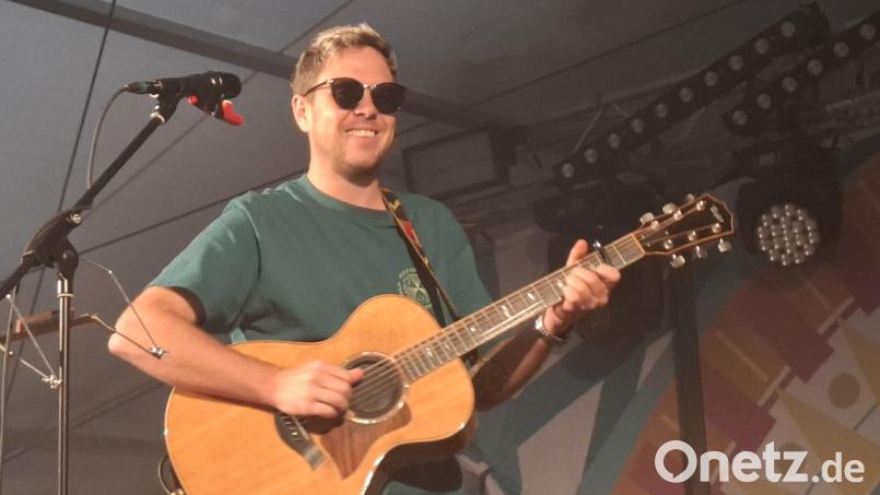 Der &quot;Oimara&quot; begeistert rund 500 Fans beim Zelt- und Kultur-Festival in Schwandorf. Bild:  Amann