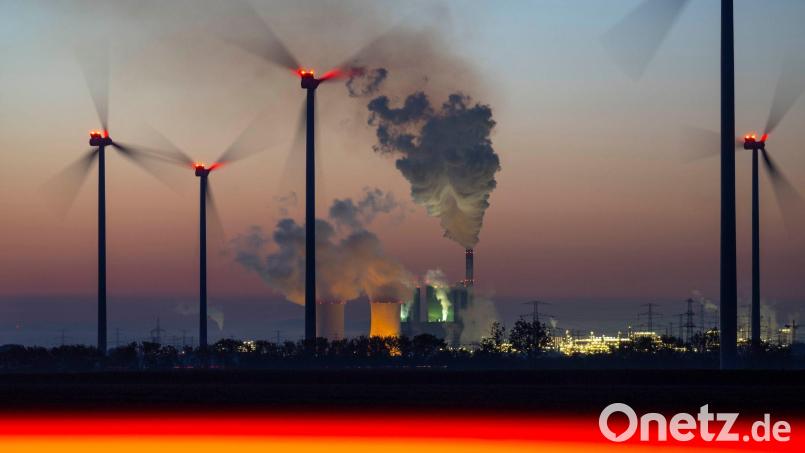 In München demonstrierten bis zu 1500 Menschen gegen fossile Energie. (Symbolbild) Bild: Hendrik Schmidt/dpa