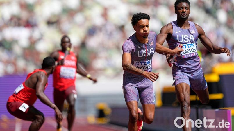 Im Nachsitzen schaffte die 4x400-Meter-Staffel der USA den Einzug ins Finale. Bild: Petr David Josek/AP/dpa