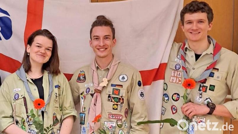 Christina Hübner ist 2025 als Vorsitzende des Pfadfinderstamms Sankt Georg Speichersdorf in die Fußstapfen von Timo Busch und Moritz Dierl (von links) getreten. Archivbild: whü