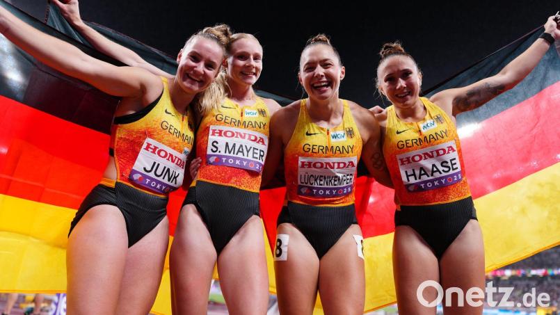 Gewannen WM-Bronze: Sophia Junk, Sina Mayer, Gina Lückenkemper und Rebekka Haase (v. l.). Bild: Michael Kappeler/dpa