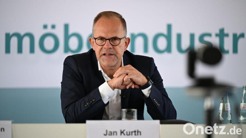 Der Geschäftsführer des Verbandes der Küchenmöbelindustrie, Jan Kurth ist überzeugt, dass es bergauf geht mit der Branche. Bild: Wolf von Dewitz/dpa