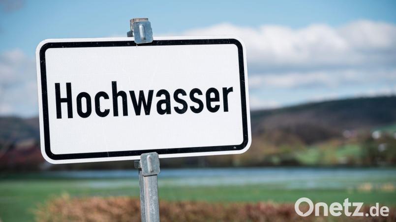 Wegen der ausgiebigen Regenfälle zum Wochenstart sind in Bayern Überschwemmungen nicht ausgeschlossen. (Symbolbild) Bild: Daniel Vogl/dpa