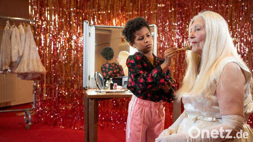 Demenzkranke und Grundschulkinder spielen im Berliner Pflegeheim &quot;Am Kreuzberg&quot; zusammen Theater. Bild: Ingo Behring/ZDF/dpa