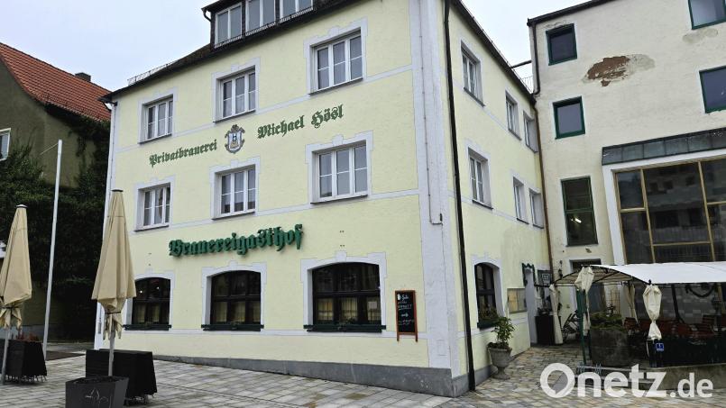 Der Brauereigasthof Hösl in Mitterteich befindet sich neben der gleichnamigen Brauerei und verfügt über Gaststube, Nebenraum, Terrasse und fünf Gästezimmer. Bild: lnz