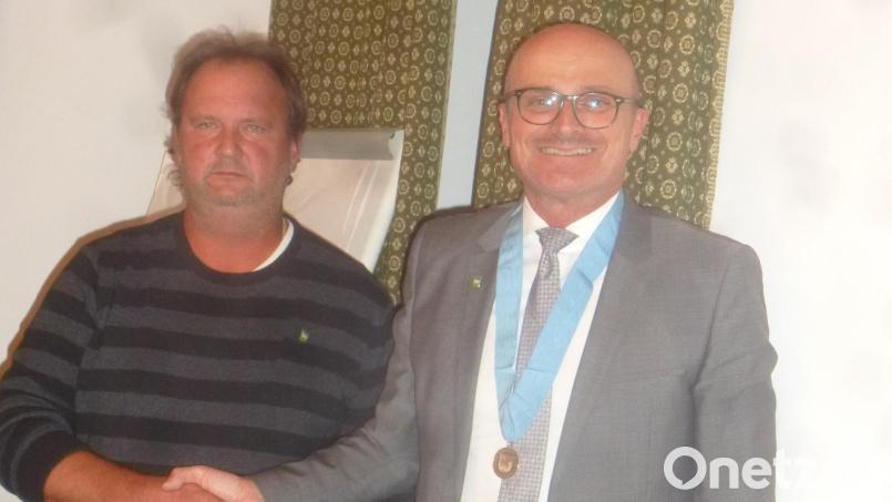 Michael Fichtl wird als neuer Marktrat vereidigt. Bild: mad