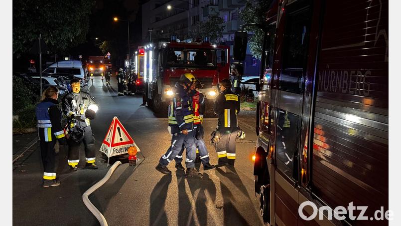 Mehr als 100 Einsatzkräfte von Feuerwehr und THW waren in der Nacht im Einsatz. Bild: News5/dpa