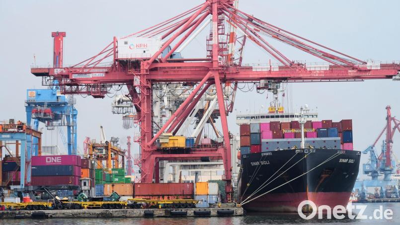 Die EU und Indonesien haben mehr als neun Jahre lang verhandelt - jetzt steht das Freihandelsabkommen. (Archivfoto) Bild: Tatan Syuflana/AP/dpa