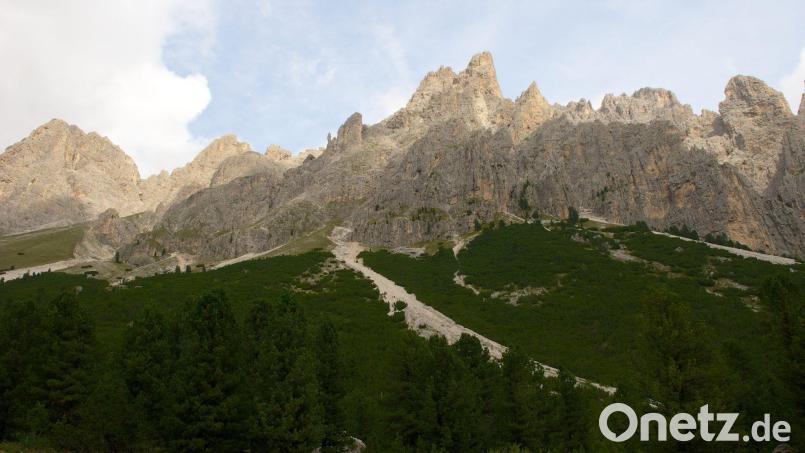 Die Rosengartengruppe gehört zu den bekanntesten Gebirgszügen in den Dolomiten. (Archivbild) Bild: picture alliance / Ursula Düren/dpa
