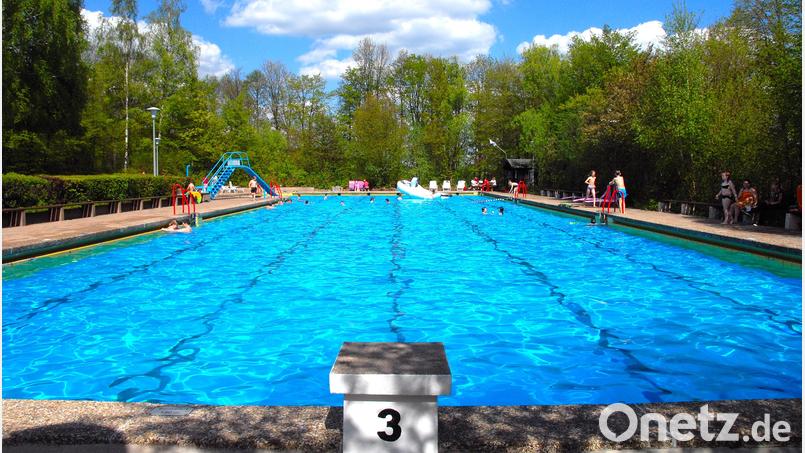 Das Freibad Friedenfels konnte auch in dieser Saison durch kräftige ehrenamtliche Unterstützung in Betrieb gehalten werden. Bild: Siegfried Steinkohl