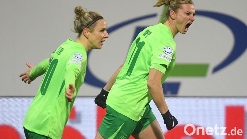 Treffen für Wolfsburg in der Bundesliga: Svenja Huth (li.) und Alexandra Popp Bild: Swen Pförtner/dpa