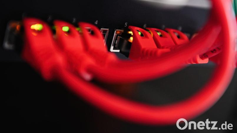 IT-Spezialisten müssen nun die sichergestellten Beweise auswerten. (Symbolbild) Bild: Nicolas Armer/dpa