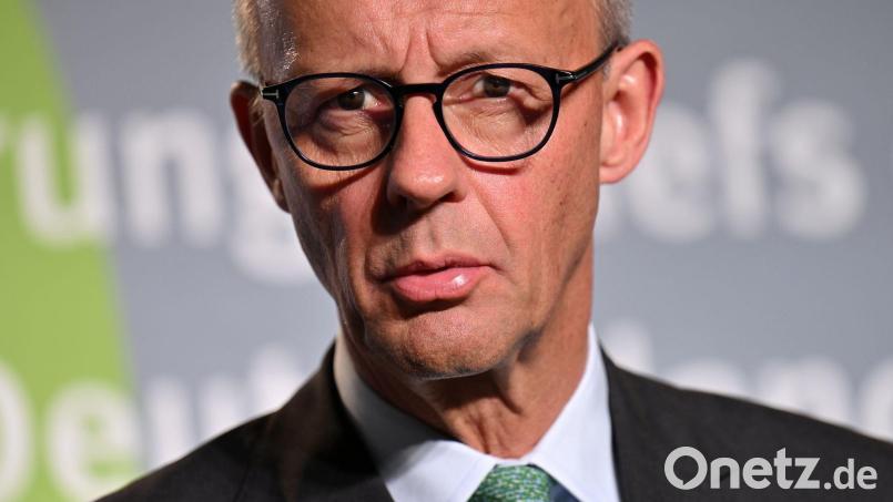 Die Ukraine soll nach dem Willen des Kanzlers von russischem Vermögen profitieren. Bild: Martin Schutt/dpa
