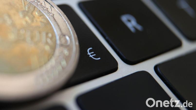 Ein Stablecoin koppelt seinen Wert an stabile Vermögenswerte, um Kursschwankungen zu vermeiden. (Symbolbild) Bild: Karl-Josef Hildenbrand/dpa