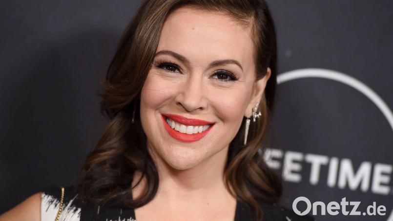 US-Schauspielerin Alyssa Milano ließ ihre Brustimplantate entfernen. (Archivbild) Bild: Jordan Strauss/Invision/AP/dpa