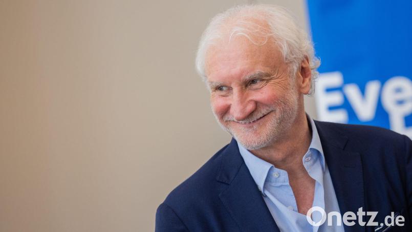 Rudi Völler wird beim Sportpresseball als Legende des Sports geehrt. Bild: Rolf Vennenbernd/dpa