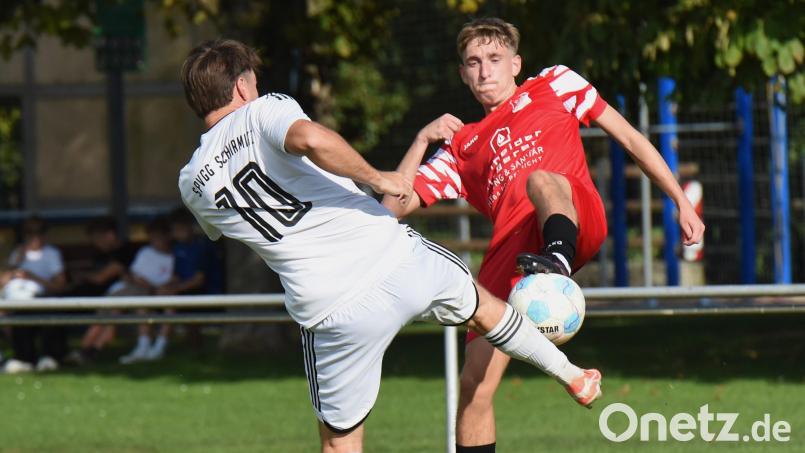 Derby-Stimmung herrscht am Wochenende in Weiden und Amberg: Daniel Weit (rechts) empfängt mit dem SV Inter Bergsteig den SV Hahnbach, Felix Eichinger muss mit der SpVgg Schirmitz bei der Bayernliga-Reserve ran. Archivbild: Gerhard Büttner