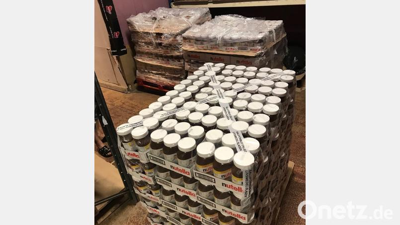 Die Behörde kann über 2.000 Nutella-Gläser nicht einfach so entsorgen. Bild: -/Stadt Malmö/dpa