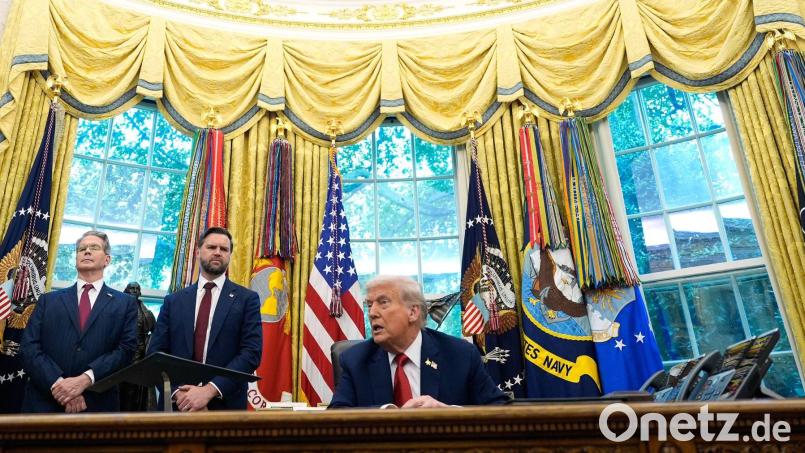 Donald Trump hat sich zur Fußball-WM 2026 geäußert. Bild: Alex Brandon/AP/dpa