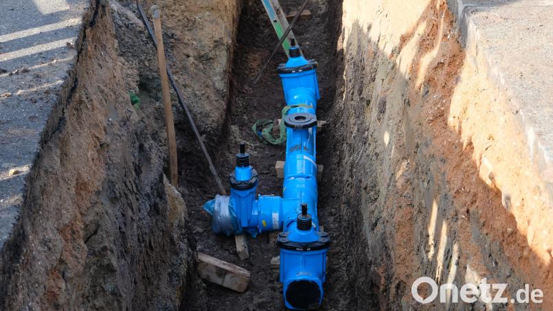 Für mehr Tempo bei der Sanierung des Trinkwasser-Leitungsnetzes der Gemeinde Speinshart plädiert mit Blick auf die vorübergehende Notlage Bürgermeister Albert Nickl. Unser Bild zeigt Erneuerungsarbeiten in der Kellerhausstraße. Bild: do