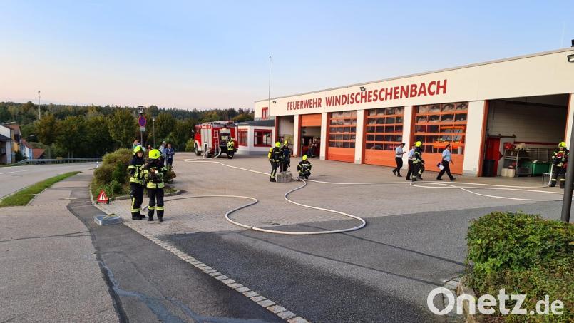 Am ersten Oktoberwochenende lädt die Feuerwehr Windischeschenbach zum Feiern in ihr Feuerwehrhaus. Symbolbild: adj