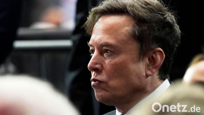 Elon Musk sagt, er habe einen Versuch des Sexualstraftäters Jeffrey Epstein abgelehnt, ihn auf dessen Privatinsel zu locken. (Archivbild) Bild: Julia Demaree Nikhinson/AP/dpa