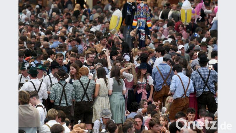 Der Andrang auf der Wiesn war riesig. Bild: Felix Hörhager/dpa