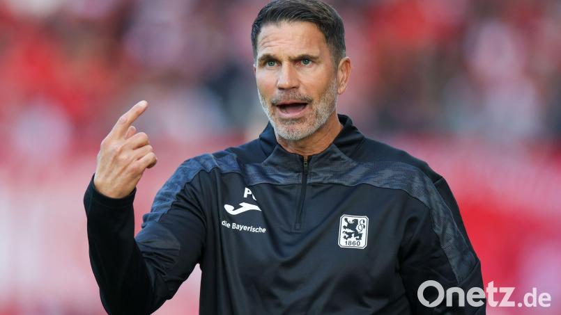 Wieder nichts: Patrick Glöckner verliert mit dem TSV 1860 München auch in Aue (Archivbild). Bild: Christoph Reichwein/dpa