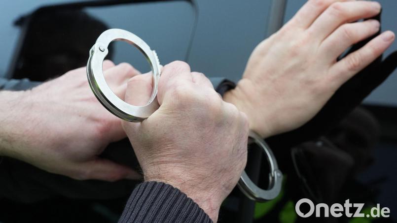 Die Polizei entdeckte mutmaßliches Diebesgut. (Symbolbild) Bild: Marcus Brandt/dpa