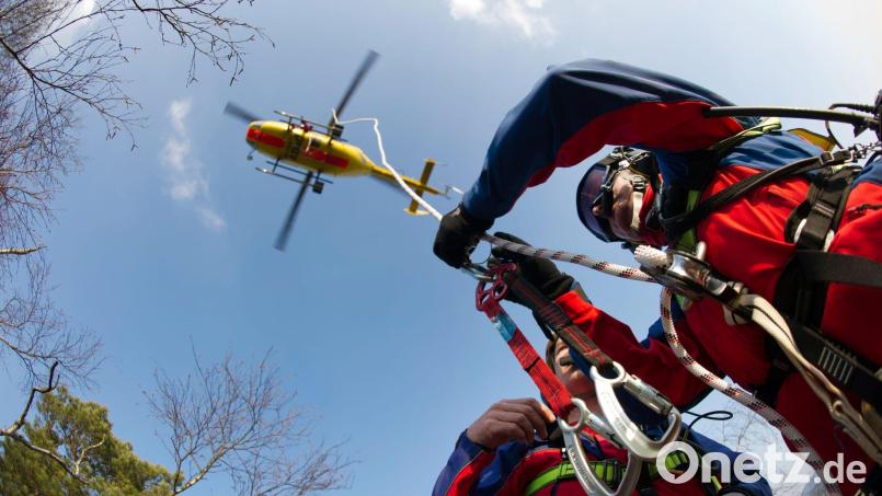 Der elfjährige Junge wurde mit dem Rettungshubschrauber in ein Krankenhaus gebracht. (Symbolbild) Bild: picture alliance / dpa