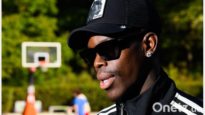 In Braunschweig sprach Dennis Schröder über die Ziele mit seinem neuen NBA-Team. Bild: Julian Stratenschulte/dpa