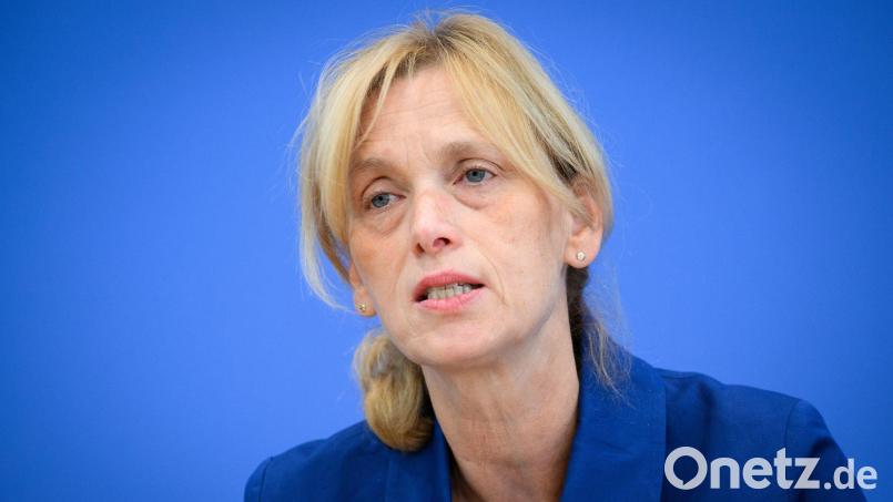 Prien will im kommenden Jahr einen Vorschlag zum Mutterschutz für Selbstständige vorlegen. (Archivbild) Bild: Bernd von Jutrczenka/dpa