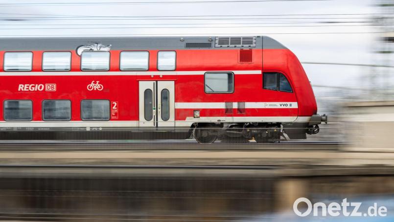 Erst am frühen Morgen wird die Strecke zwischen Eschenau und Gräfenberg wieder freigegeben. (Symbolbild) Bild: Robert Michael/dpa