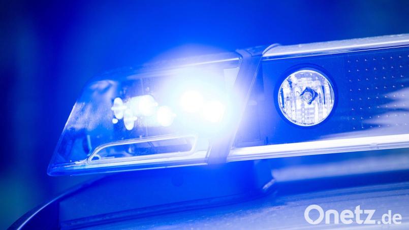 Die Polizei sucht mit Hochdruck nach einem 26-Jährigen. (Symbolbild) Bild: Lino Mirgeler/dpa
