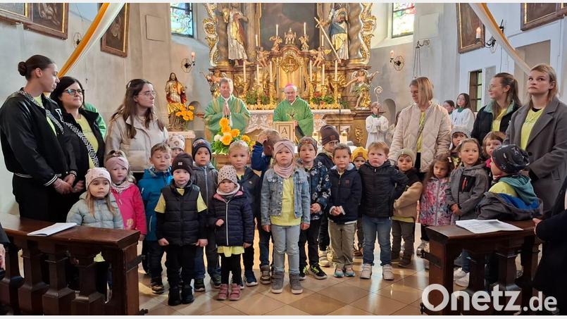 Die Kinder sangen zu Beginn des Festgottesdienstes das Lied &quot;Für Jesus will ich singen&quot;. Bild: soj