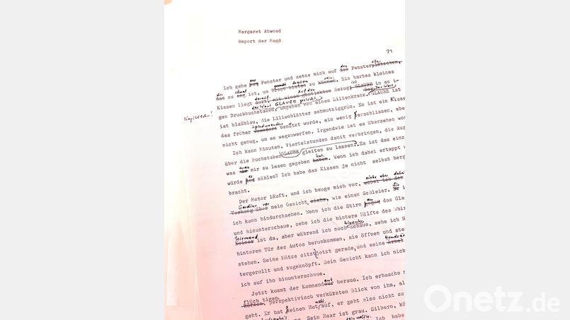 Manuskript von Helga Pfetsch zu Margret Atwoods „Report der Magd“. Bild: Literaturarchiv Sulzbach-Rosenberg