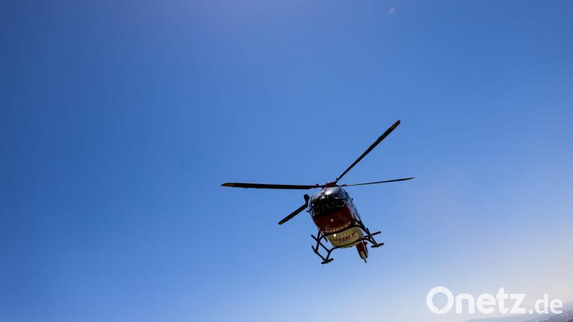 Ein Rettungshubschrauber brachte den Mann ins Krankenhaus. (Symbolbild) Bild: Philipp von Ditfurth/dpa