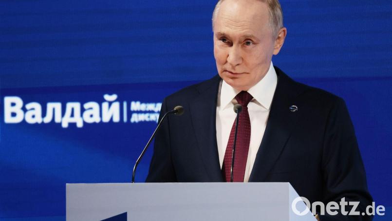 Der Kremlchef erläuterte vor Außenpolitikexperten mehrere Stunden lang seine Sicht auf die Welt. Bild: Mikhail Metzel/Pool Sputnik Kremlin/AP/dpa