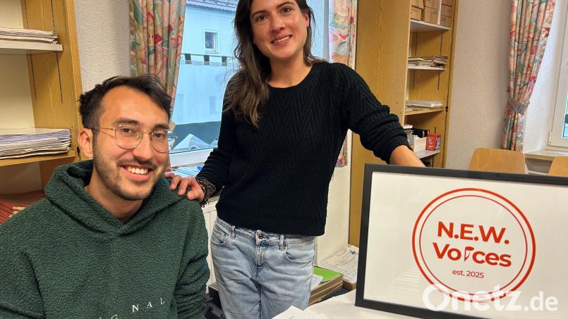 Chorleiter Jakob Fritz und Tine Steinhauser von &quot;N.E.W. Voices&quot;, dem neuen Chor in Schirmitz. Bild: ck