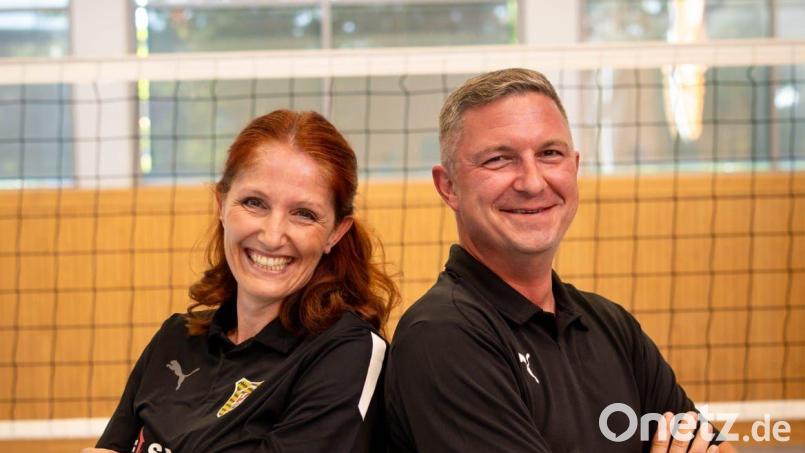 Das neue Trainerduo des SV Hahnbach: Nicole Selendt (links) und Mathias Mende. Bild: Eva Kölbl
