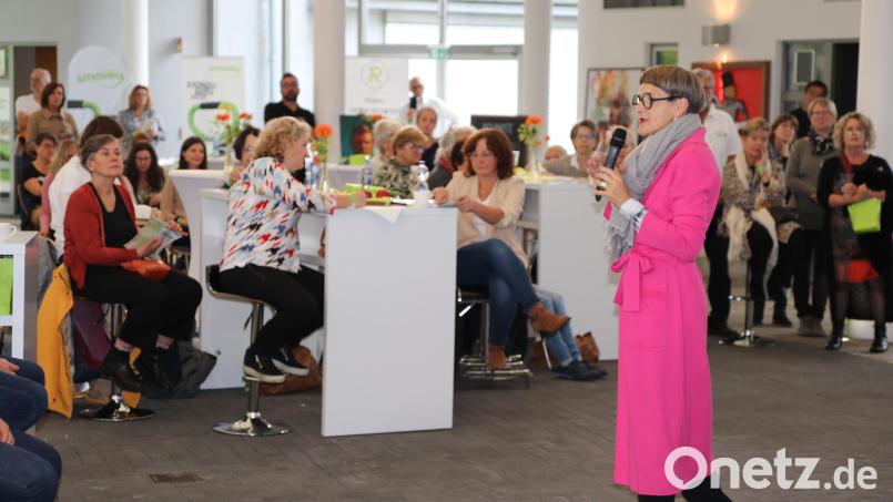 Heilpraktikerin Susanne Bernegger-Flintsch, besser bekannt als „Nana“, inspiriert mit viel Fachwissen und Humor. Bild: Susanne Bernegger-Flintsch