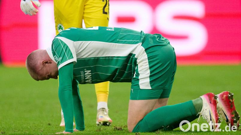Brynjar Bjarnason droht als einer von mehreren Fürth-Profis gegen Hannover auszufallen. (Archivfoto) Bild: Bernd Thissen/dpa