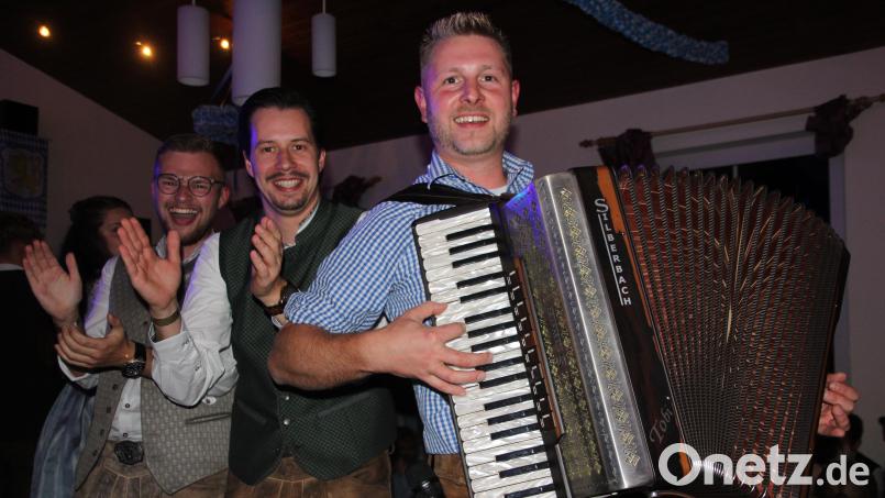 Party inmitten der Festbesucher: Da muss gute Laune aufkommen. Bild: kro