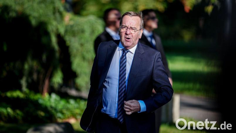 Verteidigungsminister Pistorius dringt darauf, sich an den vereinbarten Zeitplan zu halten. (Archivbild) Bild: Kay Nietfeld/dpa