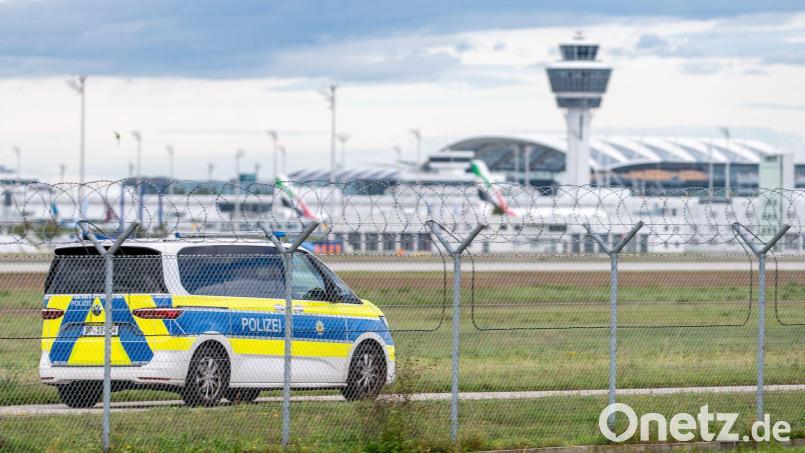 Nach den Drohnensichtungen kann es am Münchner Airport weiter zu Einschränkungen kommen. Bild: Armin Weigel/dpa