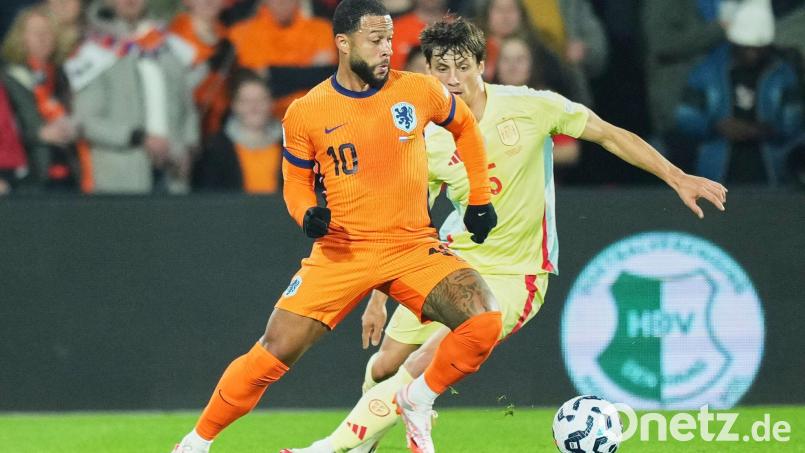 Pech für Memphis Depay. Ohne Pass geht es für ihn nicht in die Heimat. Bild: Peter Dejong/AP/dpa