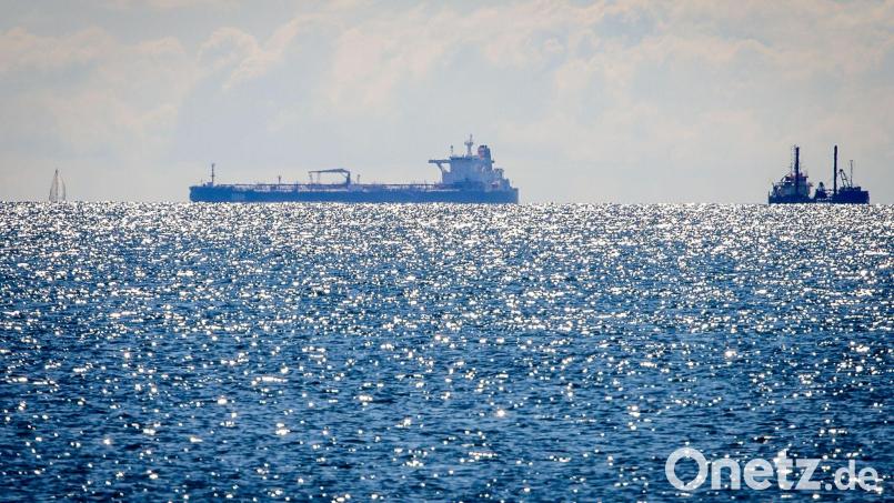 Die russische Schattenflotte ist laut Greenpeace eine Gefahr für die Ostsee. (Archivbild) Bild: Jens Büttner/dpa